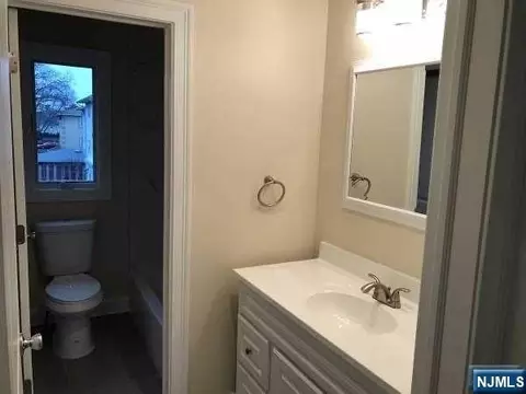 46 Blauvelt Pl, Hackensack, NJ 07601 photo 18