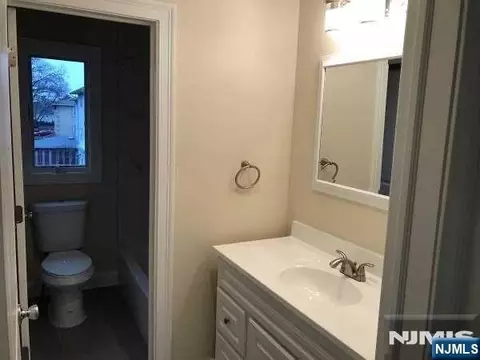 Bath - 46 Blauvelt Pl, Hackensack, NJ 07601 photo 3 of 4