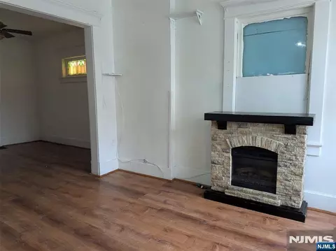 Living - 143 Atlantic St, Hackensack, NJ 07601 photo 2 of 5