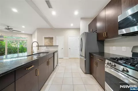 1123 Riverview Ave #123, Englewood, NJ 07631