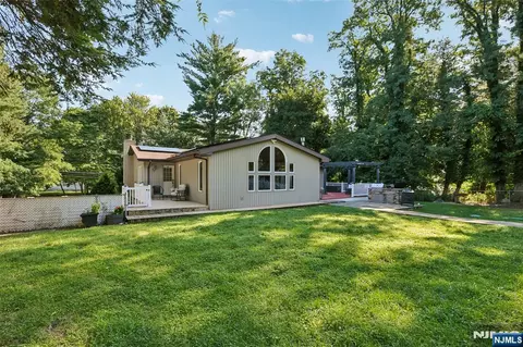 Exterior - 68 Lake St, Saddle River, NJ 07458 photo 7 of 11