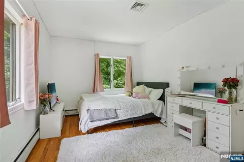 Bedroom - 68 Lake St, Saddle River, NJ 07458 photo 3 of 4