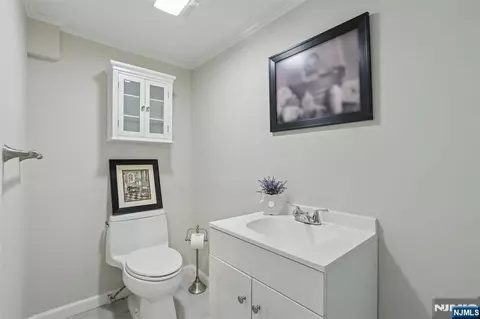Bath - 68 Lake St, Saddle River, NJ 07458 photo 4 of 4