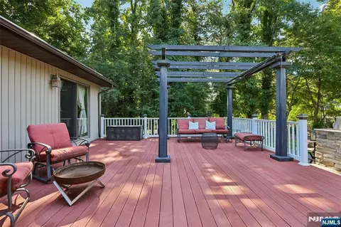 Exterior - 68 Lake St, Saddle River, NJ 07458 photo 4 of 11