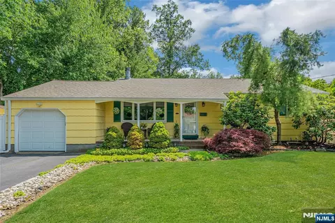 9 Fairway Ave, Emerson, NJ 07630