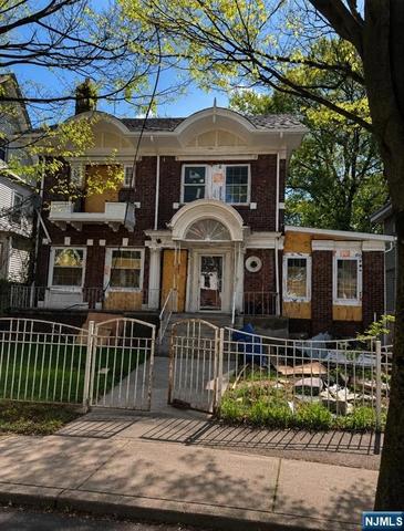 860-862 13th St, Newark, NJ 07108