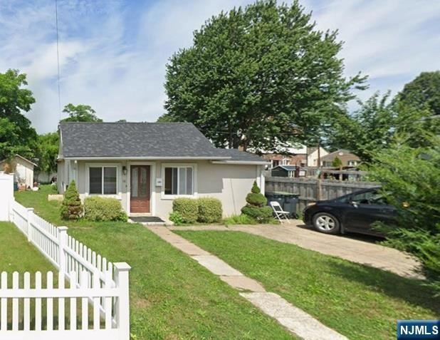 16 Prospect Ave, Bergenfield, NJ 07621