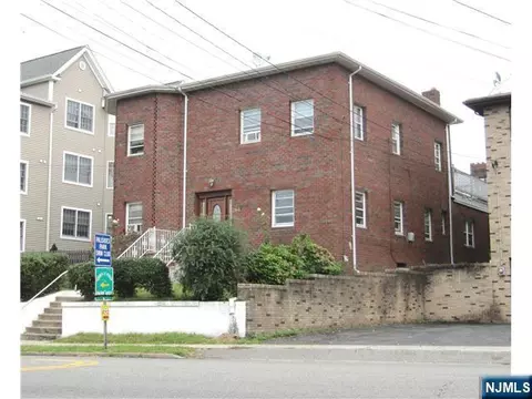 264 Grand Ave, Palisades Park, NJ 07650