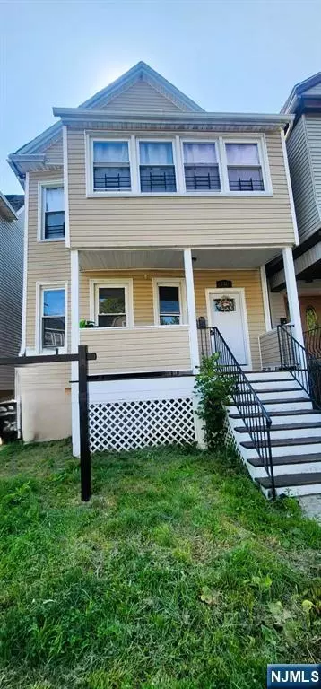 236 Halsted St, East Orange, NJ 07018