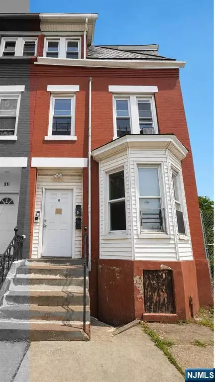 31 S 12th St, Newark, NJ 07107
