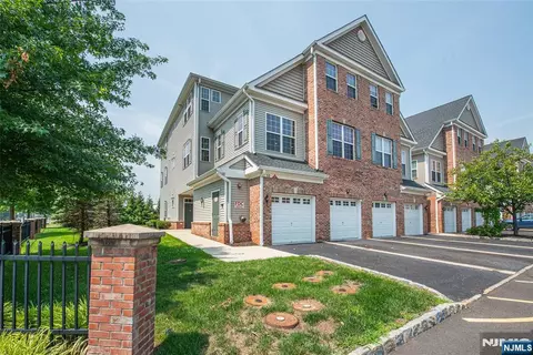 2 Station Sq, Union, NJ 07083