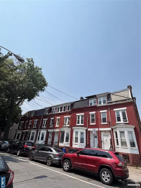 37 S 12th St, Newark, NJ 07107
