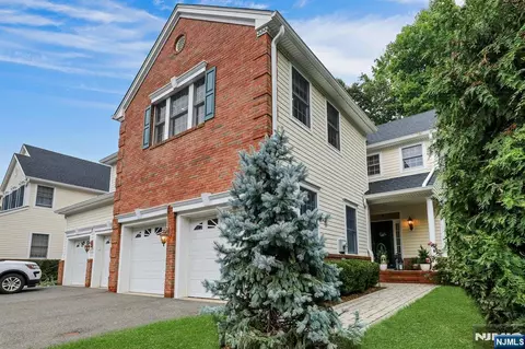709 Fieldstone Ter, Wyckoff, NJ 07481