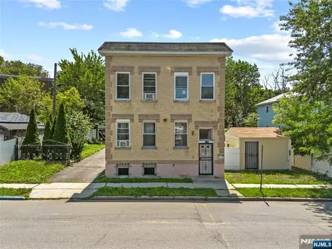89 Tremont Ave, East Orange, NJ 07018
