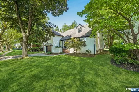 779 Washburn St, Teaneck, NJ 07666