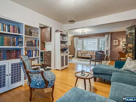 Living - 372 Mckinley Blvd, Paramus, NJ 07652 photo 5 of 5