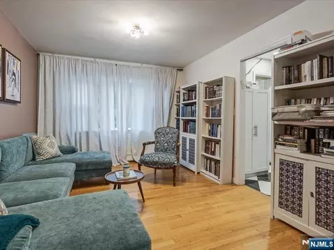Living - 372 Mckinley Blvd, Paramus, NJ 07652 photo 4 of 5