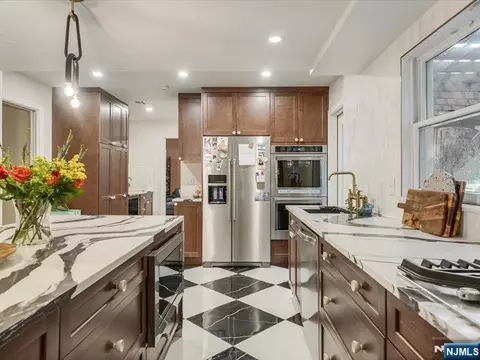 Kitchen - 372 Mckinley Blvd, Paramus, NJ 07652 photo 5 of 7