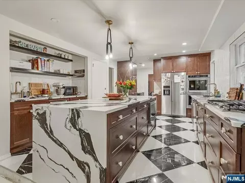 Kitchen - 372 Mckinley Blvd, Paramus, NJ 07652 photo 4 of 7