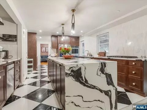 Kitchen - 372 Mckinley Blvd, Paramus, NJ 07652 photo 6 of 7