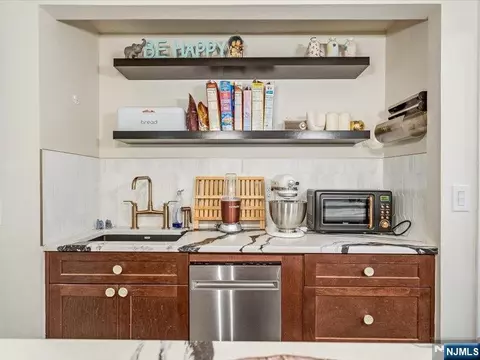 Kitchen - 372 Mckinley Blvd, Paramus, NJ 07652 photo 7 of 7