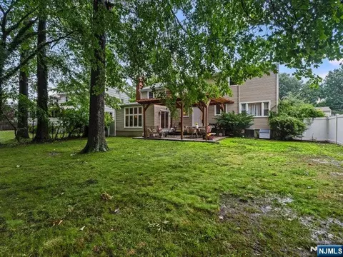 Exterior - 372 Mckinley Blvd, Paramus, NJ 07652 photo 6 of 6