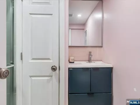 Bath - 372 Mckinley Blvd, Paramus, NJ 07652 photo 3 of 4