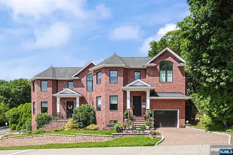 419 Stillwell, Fort Lee, NJ 07024