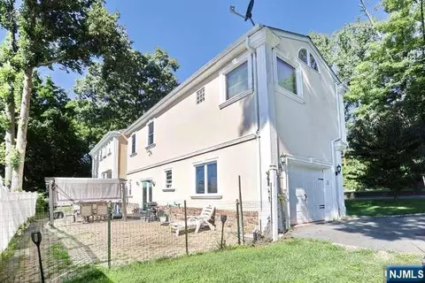 Exterior - 61 Intervale Rd, Boonton, NJ 07005 photo 8 of 10