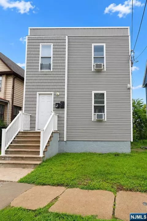 113 N Munn Ave, Newark, NJ 07106