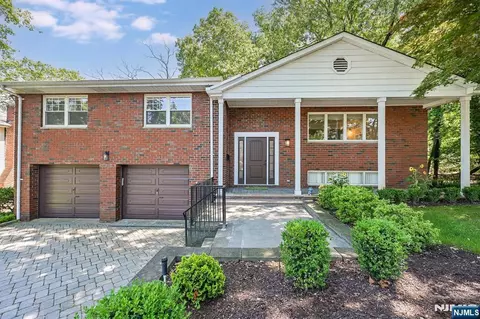 39 Hickory St, Englewood Cliffs, NJ 07632