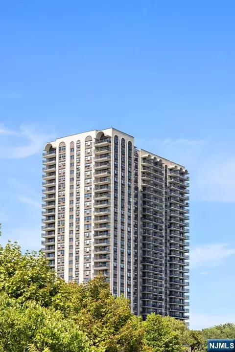 7855 Boulevard E #12F, North Bergen, NJ 07047