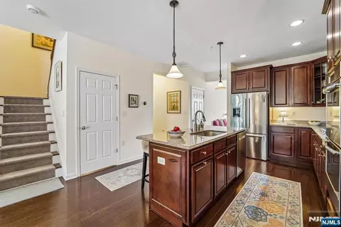 Entry Way - 24 Pineview Dr, Waldwick, NJ 07463 photo 3 of 5