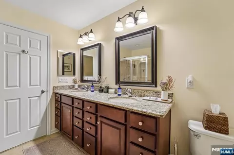 Bath - 24 Pineview Dr, Waldwick, NJ 07463 photo 1 of 3