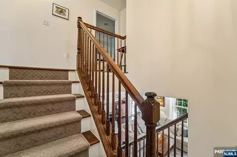 Entry Way - 24 Pineview Dr, Waldwick, NJ 07463 photo 5 of 5