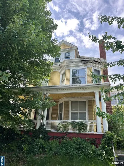 624 14th Ave, Paterson, NJ 07504