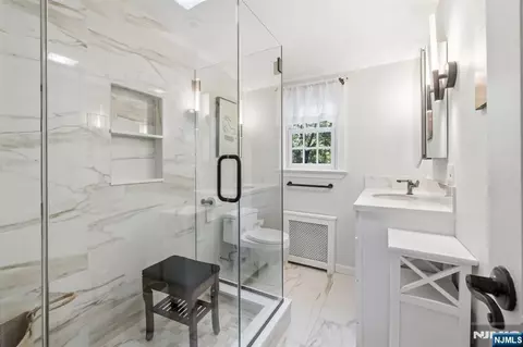 Bath - 249 E Saddle River Rd, Saddle River, NJ 07458 photo 2 of 3