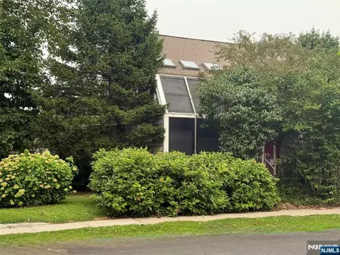 269 Lasalle Ave, Hasbrouck Heights, NJ 07604
