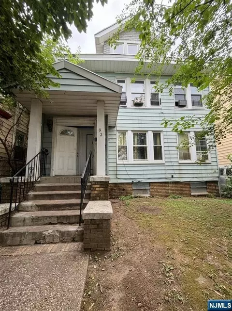 92 Huntington Ter, Newark, NJ 07112