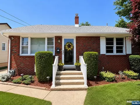 15 Ford St, Lodi, NJ 07644