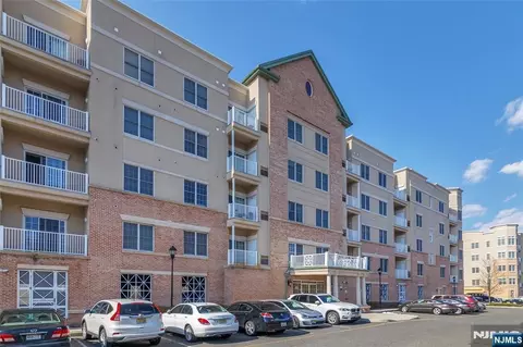 3203 Windsor Park Ct #203, Englewood, NJ 07631