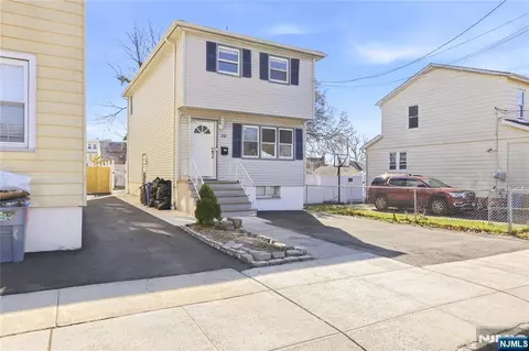 88 Columbus Ave, Belleville, NJ 07109