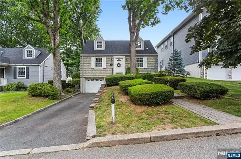45 Cleveland Ave, Hasbrouck Heights, NJ 07604