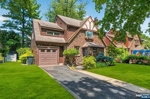 435 Claremont Ave, Teaneck, NJ 07666