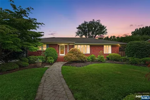 249 River Dr, Elmwood Park, NJ 07407