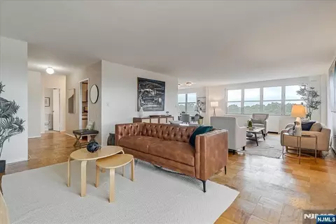 926 Bloomfield Ave, Glen Ridge, NJ 07028