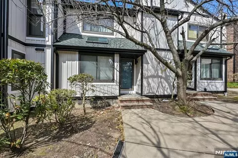 1537 John St #7, Fort Lee, NJ 07024