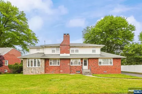 44 Roosevelt St, Little Ferry, NJ 07643