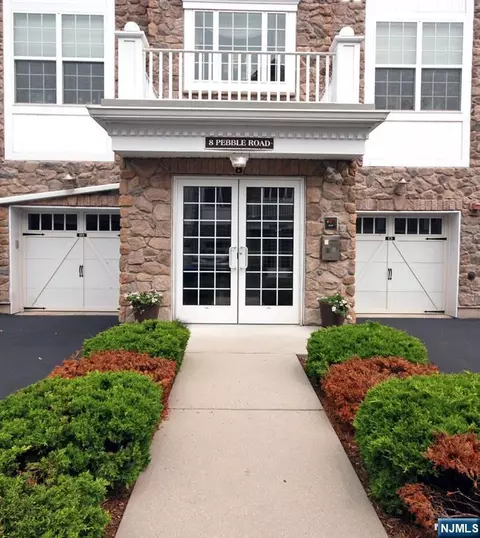 8 Pebble Rd #C2, Woodland Park, NJ 07424