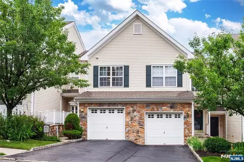 145 Mountainside Dr, Pompton Lakes, NJ 07442
